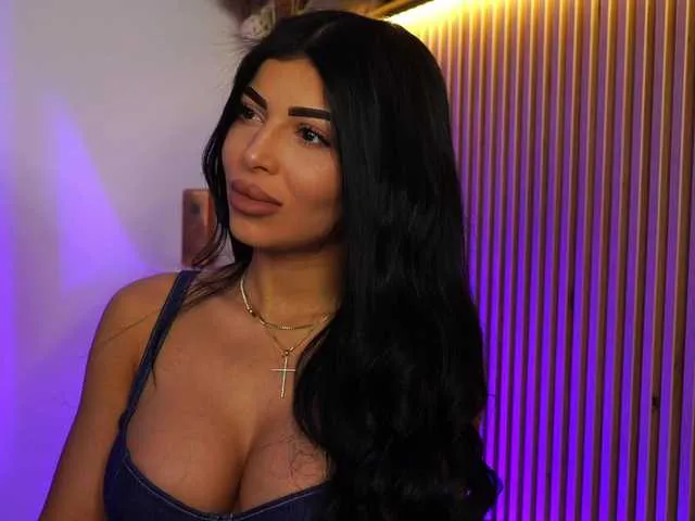 Live sex webcam photo for KimyBroox #290658728