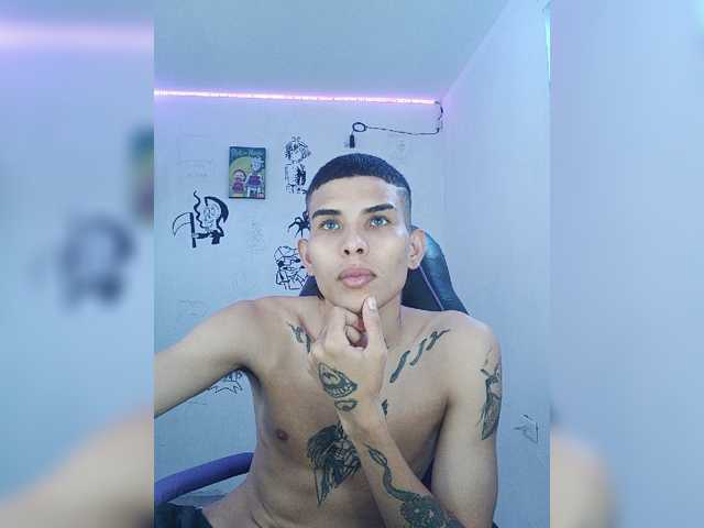 Live sex webcam photo for King-Findom #276897151