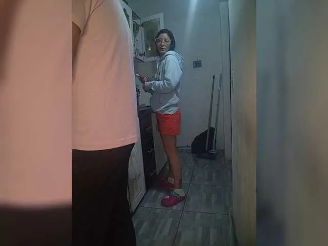 Live sex webcam photo for Kingofqueen23 #291923237