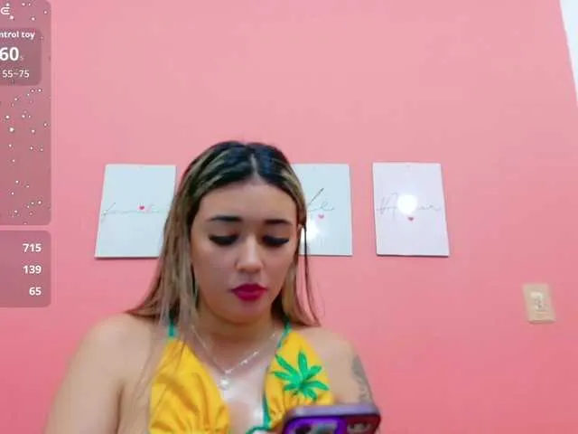 Live sex webcam photo for Kinky-Madisson #291671472