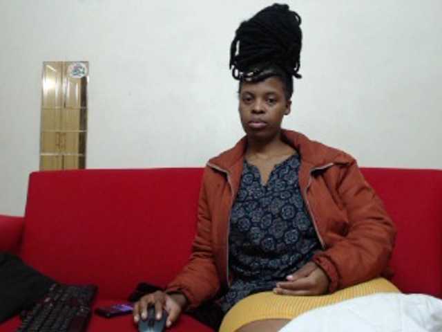 Live sex webcam photo for KinkyAshley95 #274232360