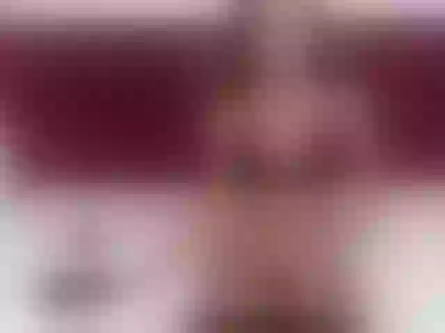 Live sex webcam photo for KinkyCutie #291222308