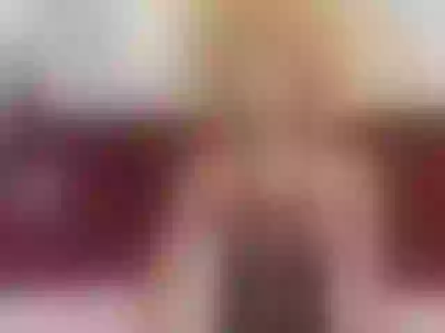 Live sex webcam photo for KinkyCutie #291303912