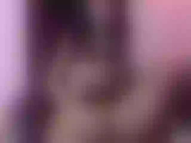 Live sex webcam photo for KinkyCutie #291643304