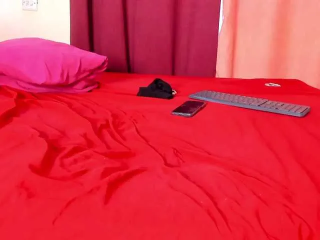 Live sex webcam photo for KinkyEbony #273601726