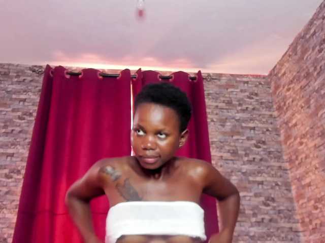 Live sex webcam photo for KinkyJasmine #272950271