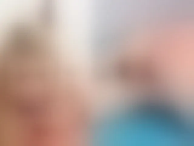 Live sex webcam photo for KinkyKaroline #274580798