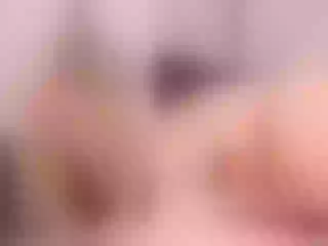 Live sex webcam photo for KinkyKaroline #274620236