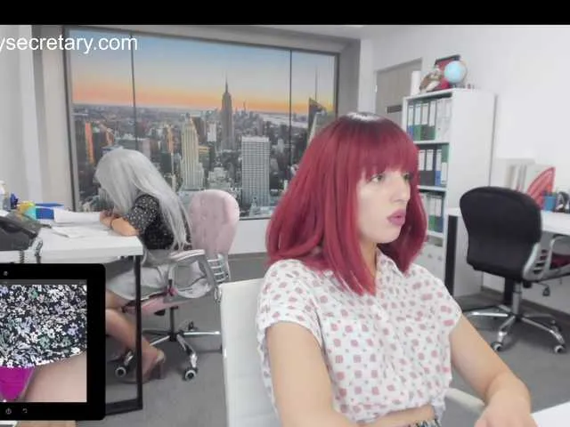 Live sex webcam photo for KinkyOffice #274308416