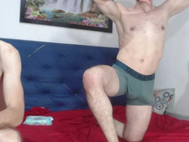 Live sex webcam photo for KinkyTwoBoys #277383300