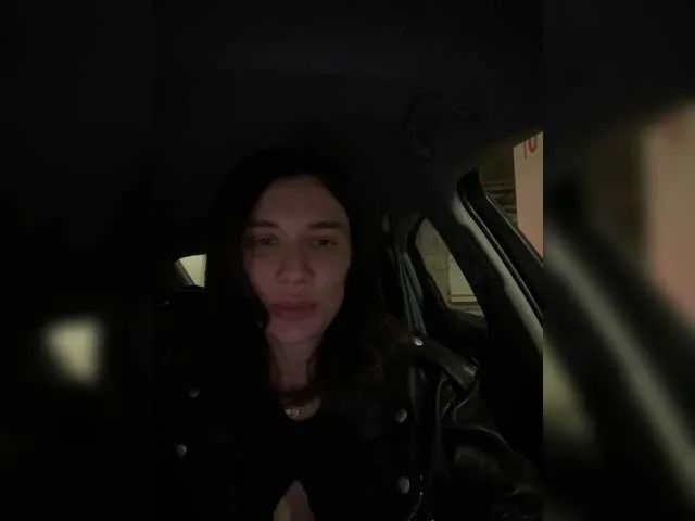 Live sex webcam photo for KirLove1 #272538752