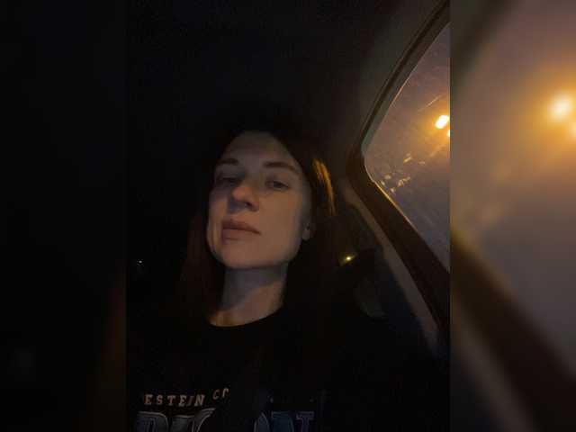 Live sex webcam photo for KirLove1 #273359731