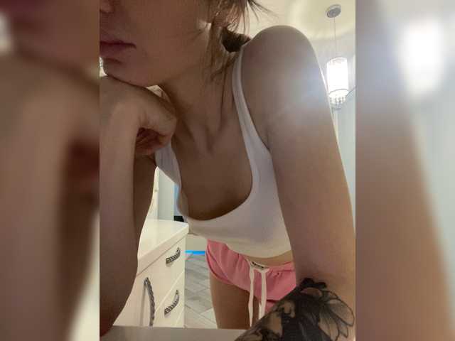 Live sex webcam photo for KirLove1 #274335407