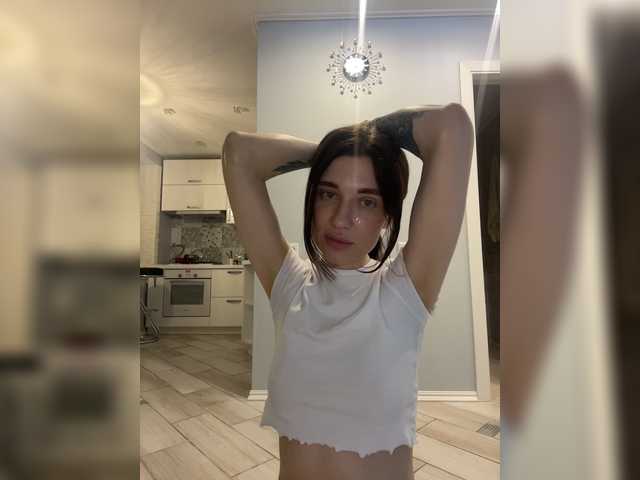 Live sex webcam photo for KirLove1 #274395984