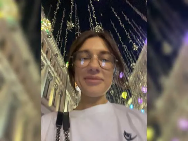 Live sex webcam photo for KirLove1 #274414013