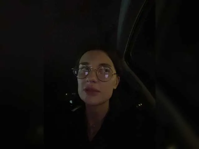 Live sex webcam photo for KirLove1 #274426785