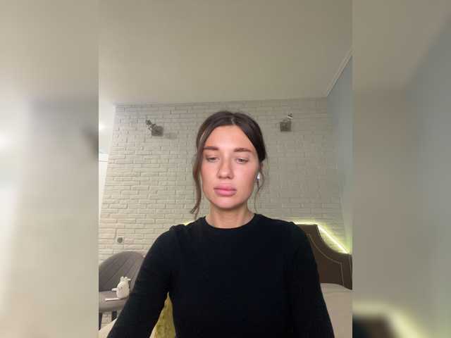 Live sex webcam photo for KirLove1 #275304749