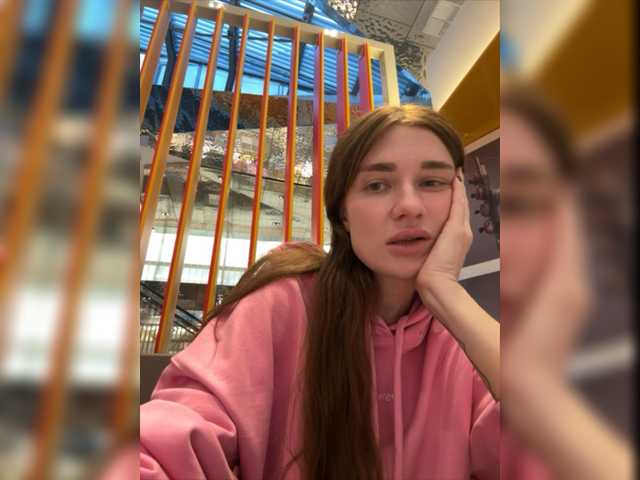 Live sex webcam photo for KirLove1 #275447131