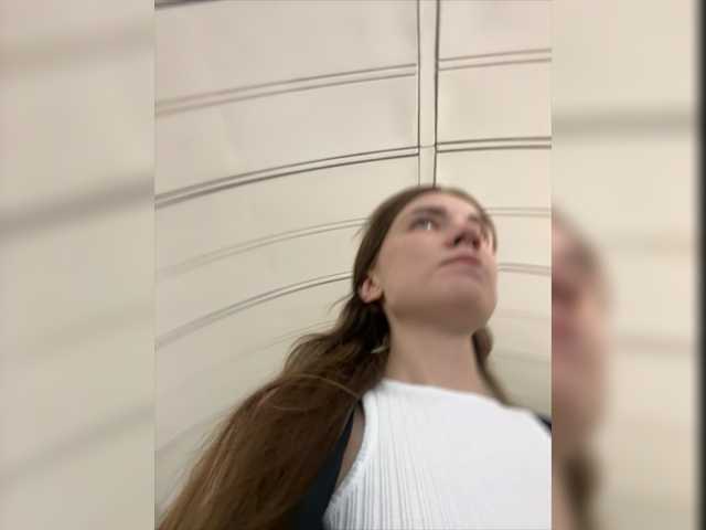 Live sex webcam photo for KirLove1 #275462177