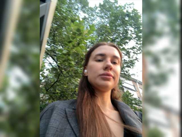 Live sex webcam photo for KirLove1 #275600459