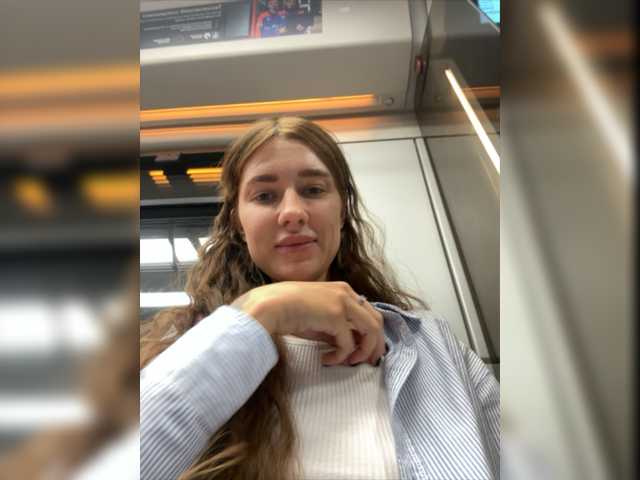 Live sex webcam photo for KirLove1 #275663248