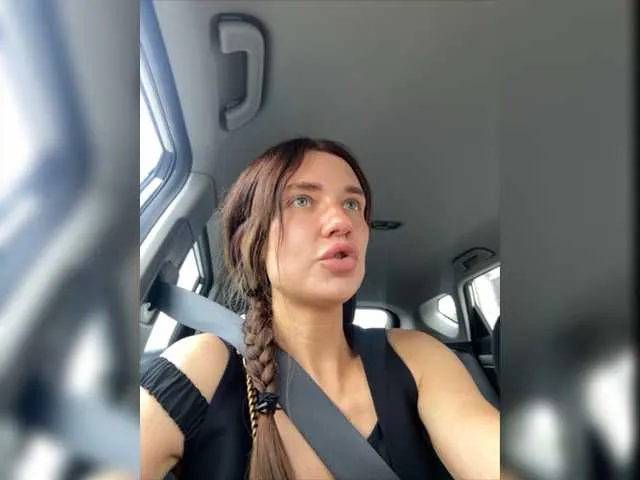 Live sex webcam photo for KirLove1 #275941510