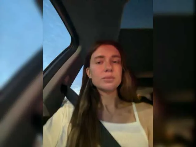 Live sex webcam photo for KirLove1 #275977367