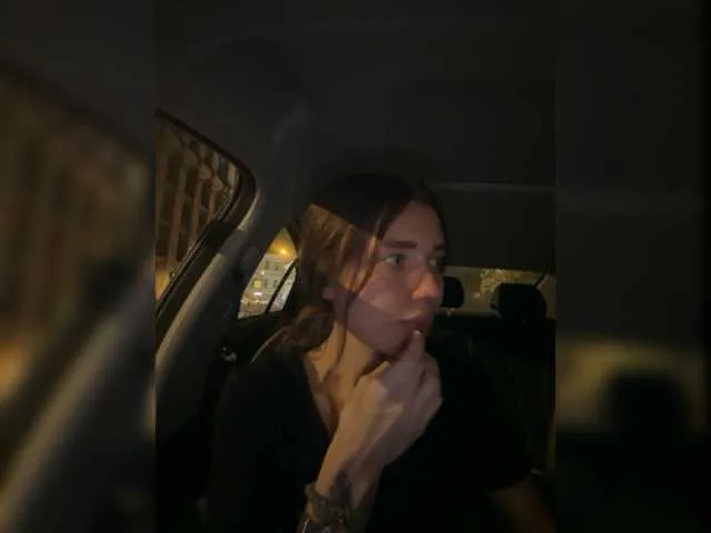 Live sex webcam photo for KirLove1 #276172177