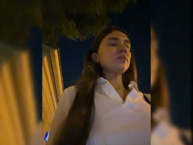 Live sex webcam photo for KirLove1 #276179918