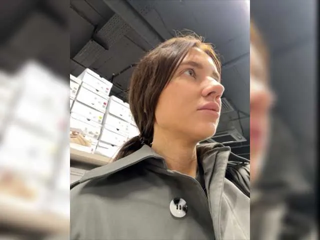 Live sex webcam photo for KirLove1 #276299226