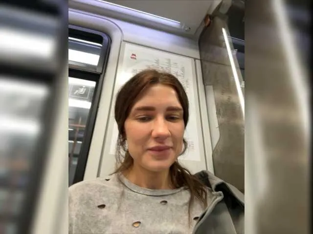 Live sex webcam photo for KirLove1 #276329449