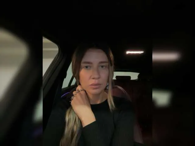 Live sex webcam photo for KirLove1 #276502051