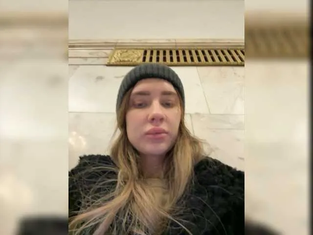 Live sex webcam photo for KirLove1 #276732655