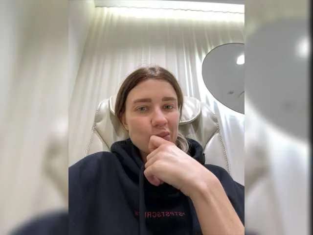 Live sex webcam photo for KirLove1 #276741055