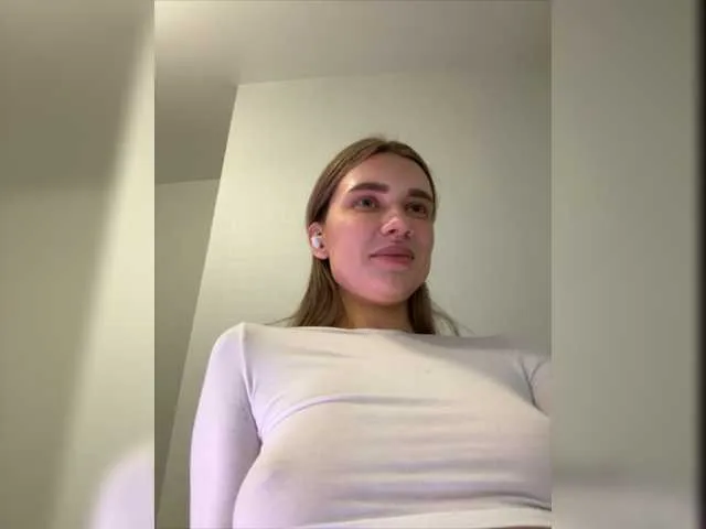 Live sex webcam photo for KirLove1 #277079651