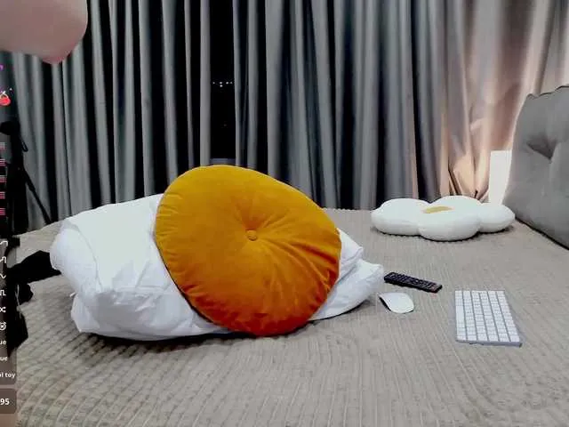 Live sex webcam photo for KirLove1 #291135581