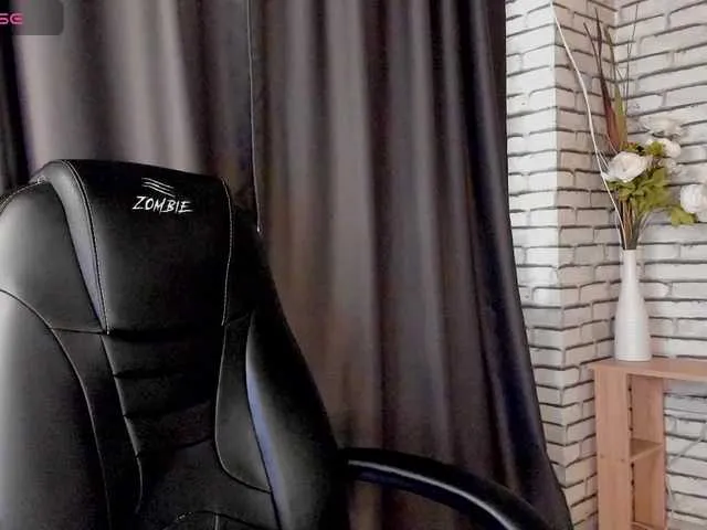 Live sex webcam photo for Kira-Owl #290020432