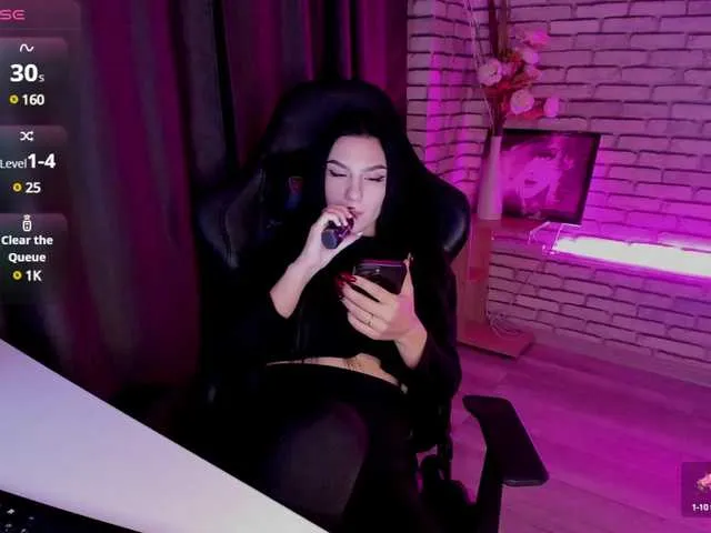 Live sex webcam photo for Kira-Owl #290188463