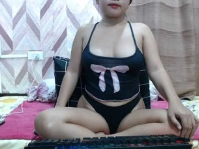Live sex webcam photo for Kira-Rosse201 #291873784