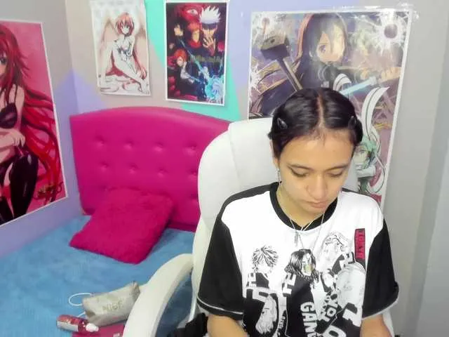 Live sex webcam photo for Kira-Watson #272067768