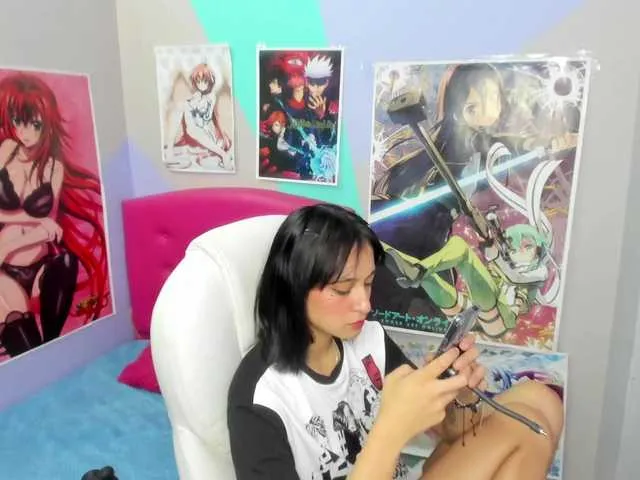 Live sex webcam photo for Kira-Watson #272071492