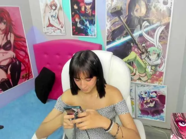 Live sex webcam photo for Kira-Watson #272163718