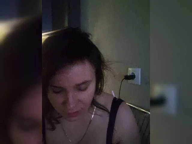 Live sex webcam photo for Kira183 #293856108