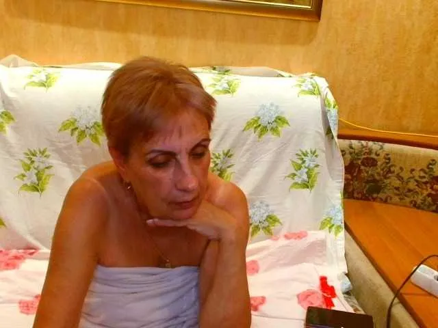 Live sex webcam photo for Kira9476 #276270973