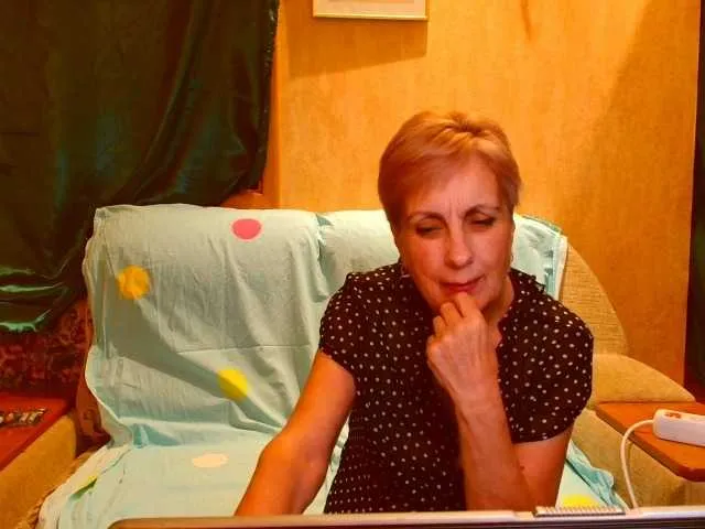 Live sex webcam photo for Kira9476 #276648739