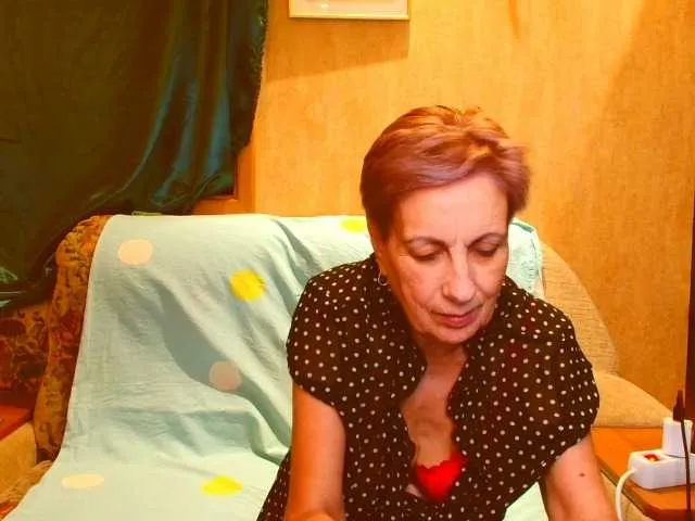 Live sex webcam photo for Kira9476 #276691681