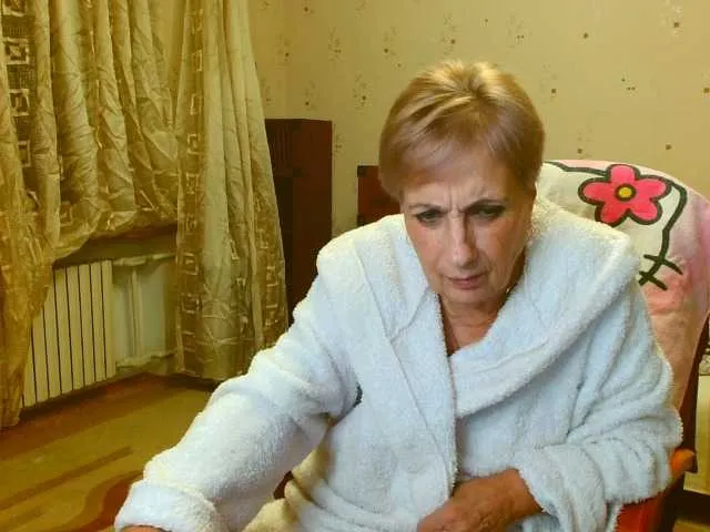 Live sex webcam photo for Kira9476 #276844765