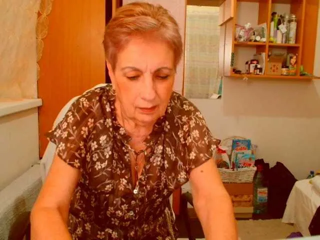 Live sex webcam photo for Kira9476 #277438133