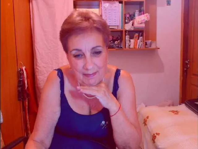 Live sex webcam photo for Kira9476 #291825724