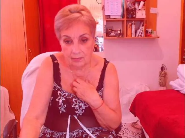 Live sex webcam photo for Kira9476 #292074704